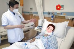 @重庆仁品的这位医生，连续两天有患者给你锦旗