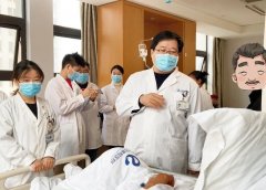 医院下病危通知书，家属带着寿衣把患者转到我