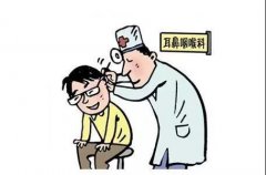 耳朵进虫怎么办？千万不要用手掏！
