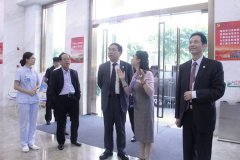 非公医协郝德明会长莅临重庆仁品耳鼻喉医院参